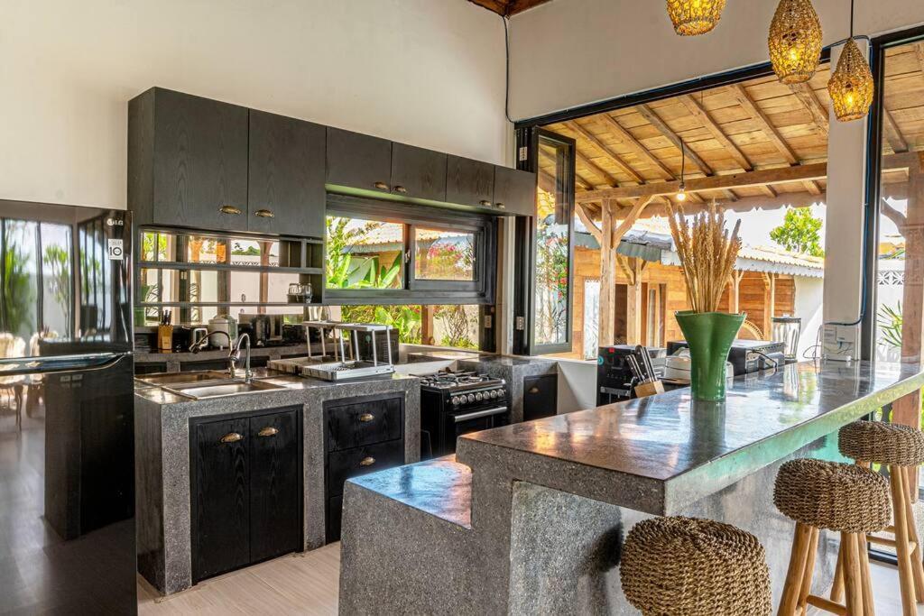 Berawa Canggu Stylish Joglo 3 Bedrooms Private Villa With Private Pool Extérieur photo