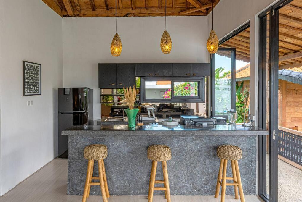 Berawa Canggu Stylish Joglo 3 Bedrooms Private Villa With Private Pool Extérieur photo